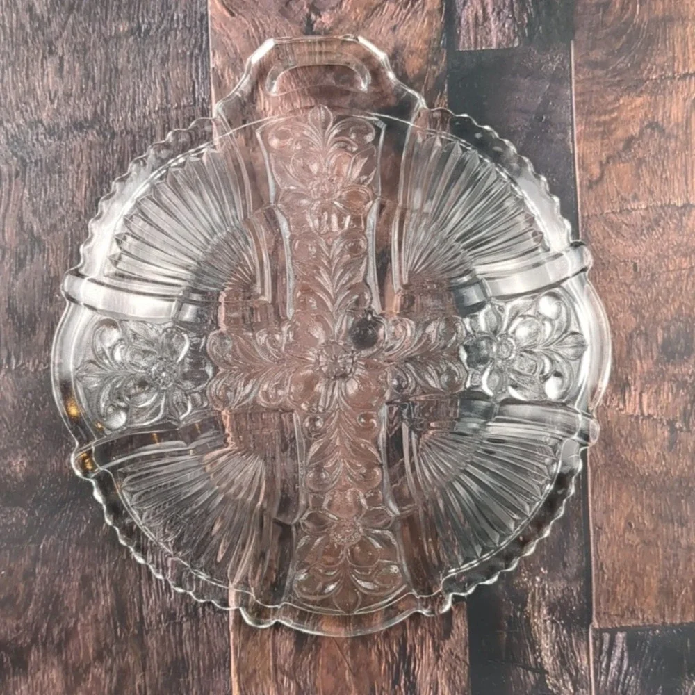 Vtg‎ Clear Glass Handled Plate 6.5